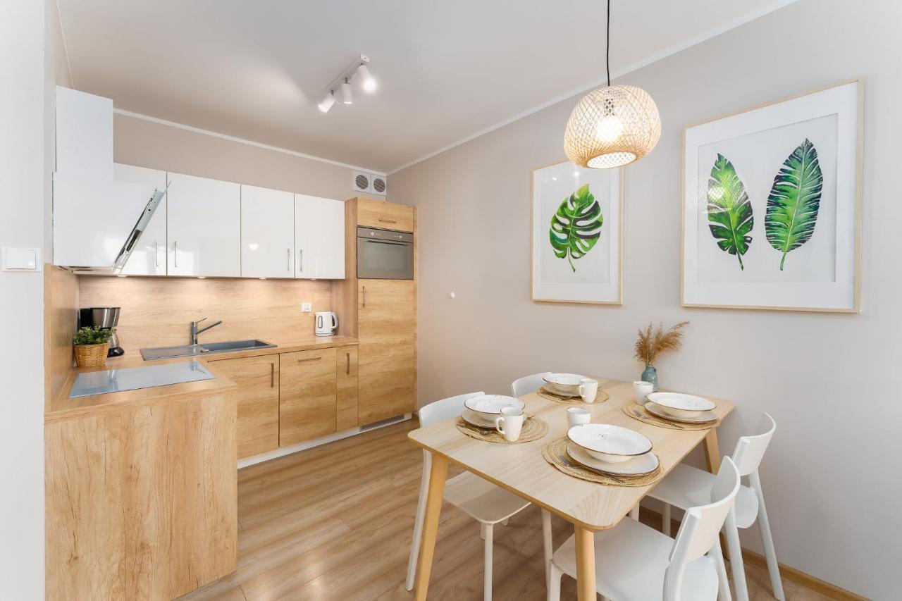 Przystan Kolo Brzegu Appartement Kołobrzeg Buitenkant foto