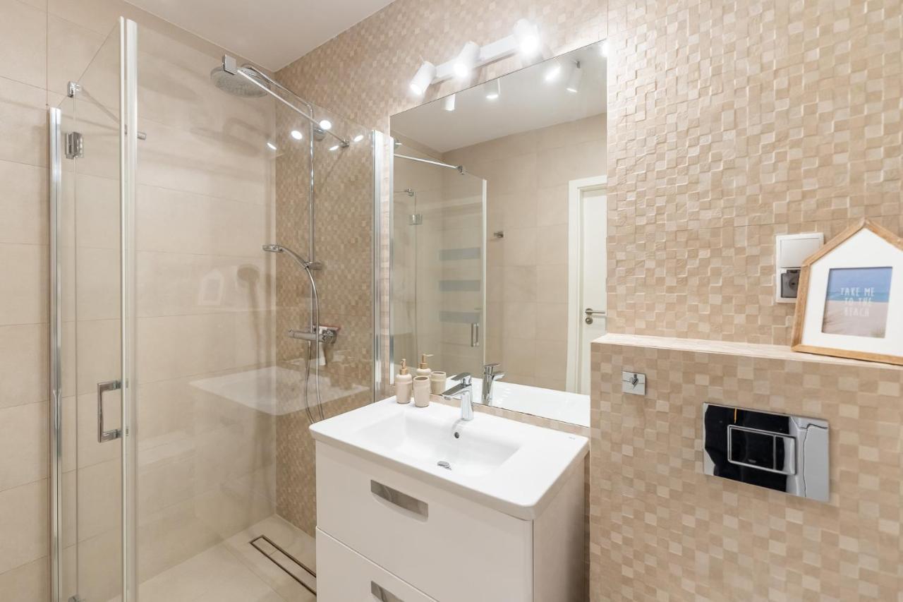 Przystan Kolo Brzegu Appartement Kołobrzeg Buitenkant foto