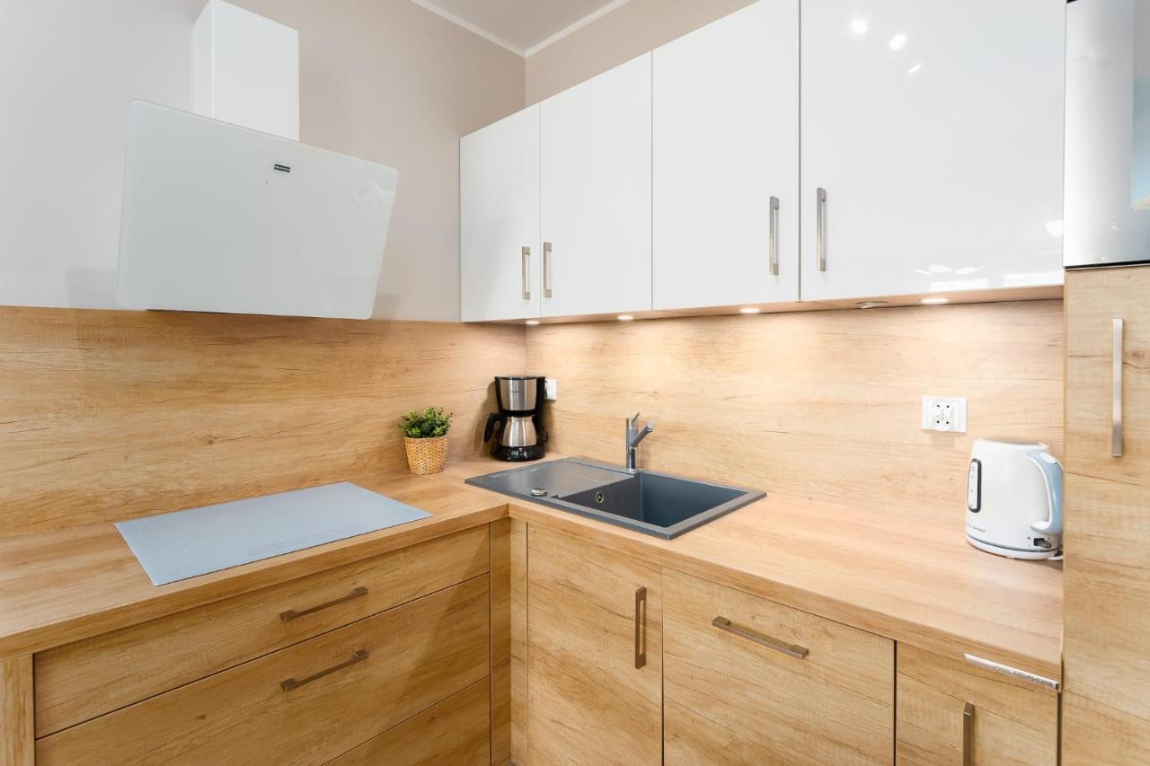 Przystan Kolo Brzegu Appartement Kołobrzeg Buitenkant foto