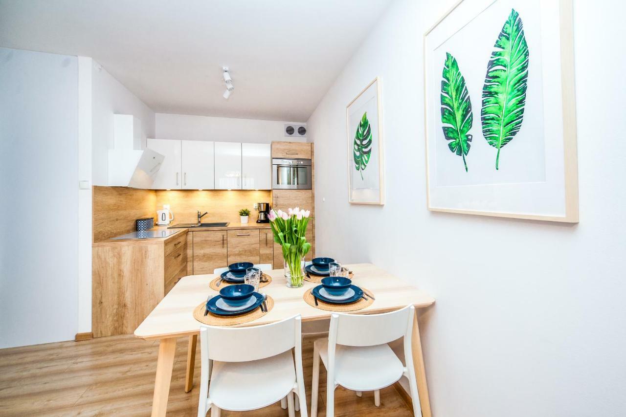 Przystan Kolo Brzegu Appartement Kołobrzeg Buitenkant foto